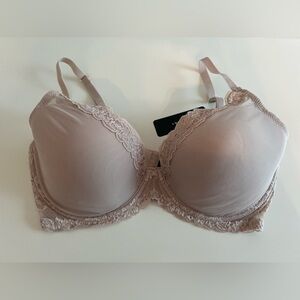 Natori Feathers Bra. NWT. Size 34DD